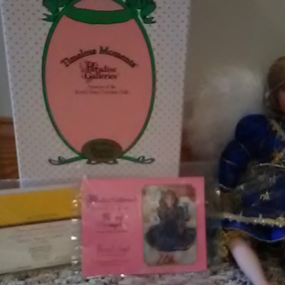 New in box Paradise Galleries Doll - Picture 2 of 8